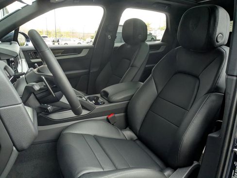 Used 2026 Porsche Cayenne AWD/4WD image 5