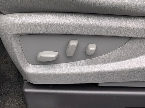 Used 2017 Chevrolet Suburban LT image 21