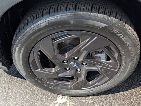 Used 2025 Subaru Crosstrek 2.5i Sport AWD/4WD image 16