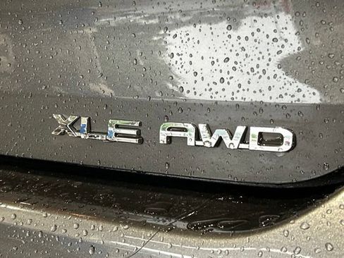 Used 2021 Toyota Highlander XLE AWD/4WD image 55