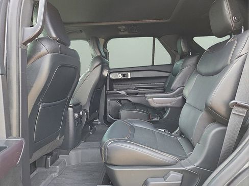 Used 2020 Ford Explorer ST w/ Premium Technology Package image 15