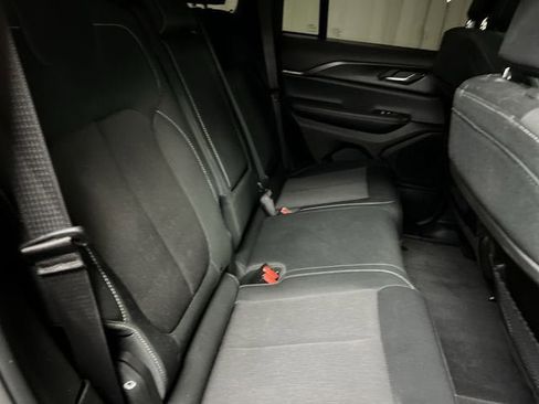 Used 2024 Jeep Grand Cherokee Laredo image 26