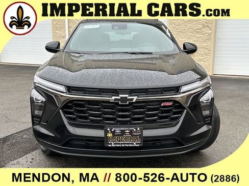 New 2026 Chevrolet Trax RS w/ Sunroof Package FWD image 4