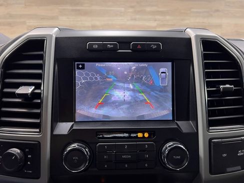 Used 2019 Ford F250 Lariat w/ Chrome Package image 8