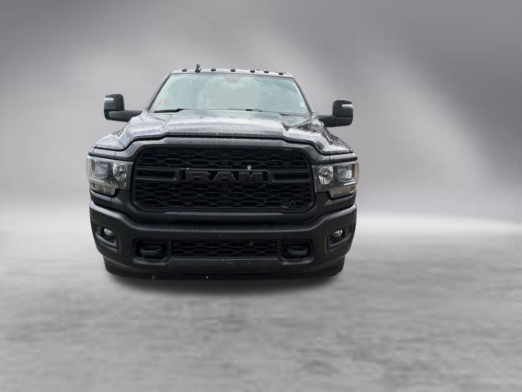 Used 2024 RAM 3500 2WD Crew Cab DRW image 2