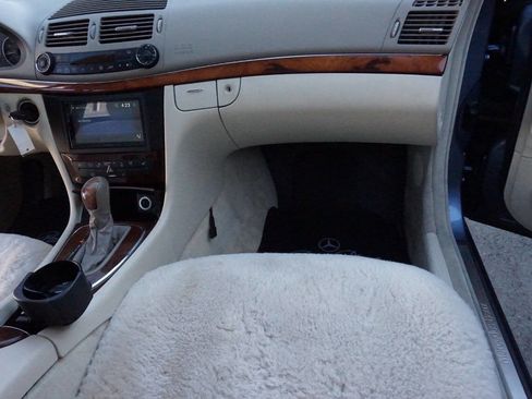 Used 2004 Mercedes-Benz E 500 4MATIC Wagon image 17