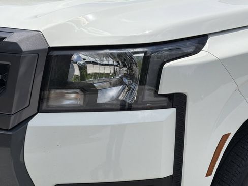 Used 2025 Nissan Frontier SV RWD image 33