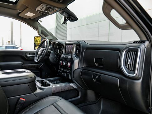 Used 2022 GMC Sierra 3500 Denali w/ Technology Package image 43