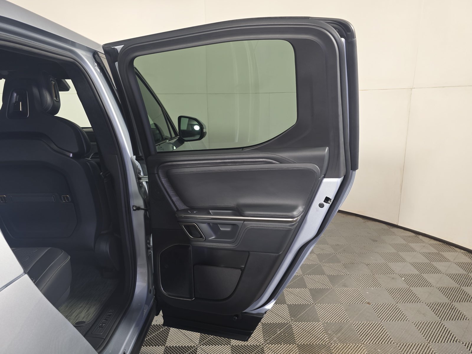 Used 2024 Rivian R1T Adventure Quad AWD/4WD image 19