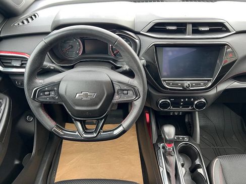 Used 2022 Chevrolet TrailBlazer RS w/ Sun and Liftgate Package image 12