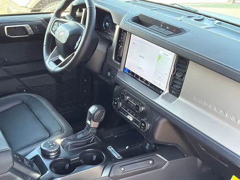 New 2025 Ford Bronco Outer Banks image 9