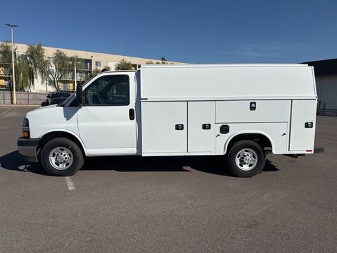 New 2025 Chevrolet Express 3500 w/ Power Convenience Package image 6