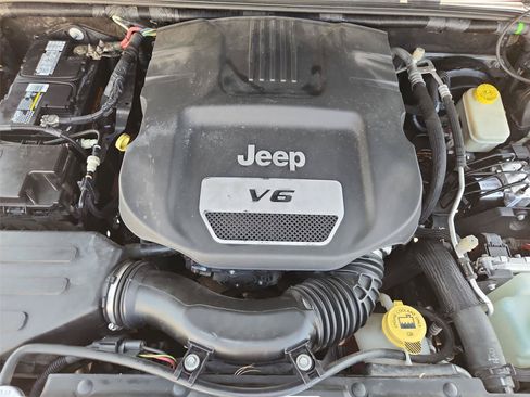 Used 2016 Jeep Wrangler Unlimited Rubicon AWD/4WD image 26