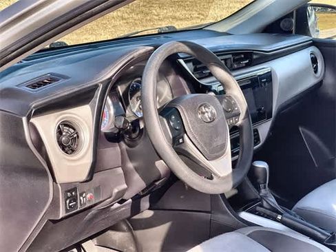 Used 2017 Toyota Corolla L image 15