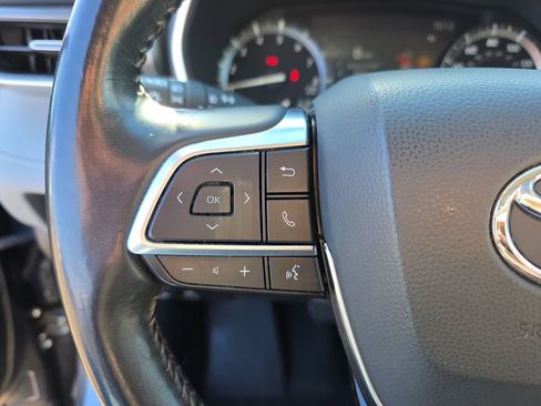 Used 2021 Toyota Highlander XLE image 26