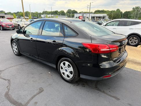 Used 2016 Ford Focus S FWD image 4