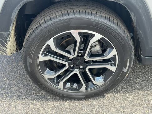 Certified 2023 Jeep Compass Limited AWD/4WD image 12