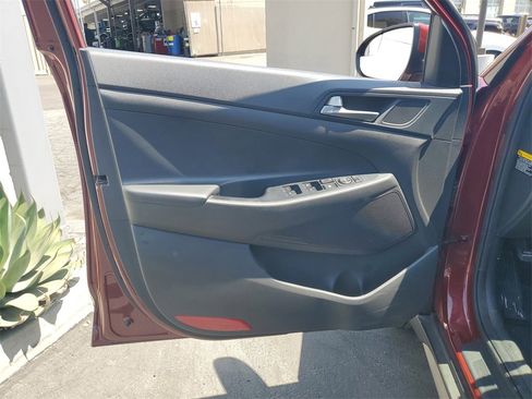 Used 2018 Hyundai Tucson SEL image 18