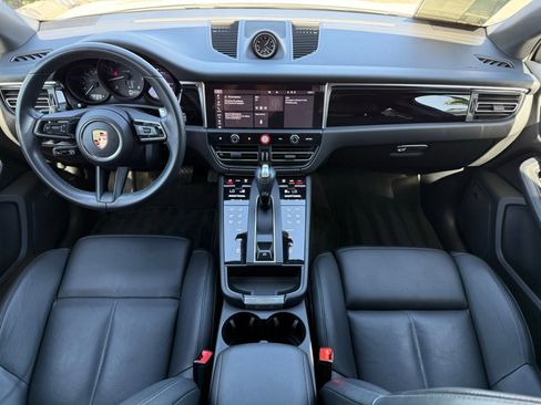 Used 2024 Porsche Macan image 14