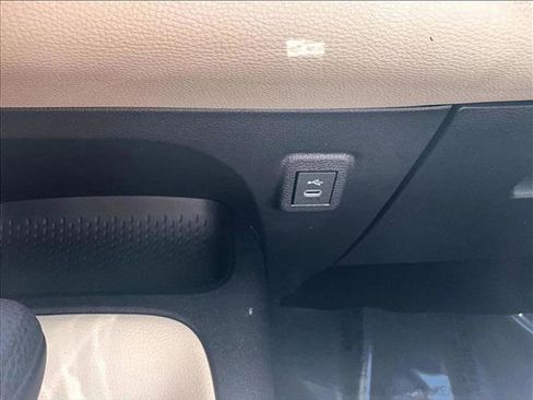 Used 2025 Toyota Corolla LE image 25