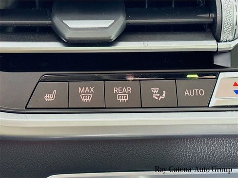 Certified 2022 BMW X7 xDrive40i w/ Premium Package image 21