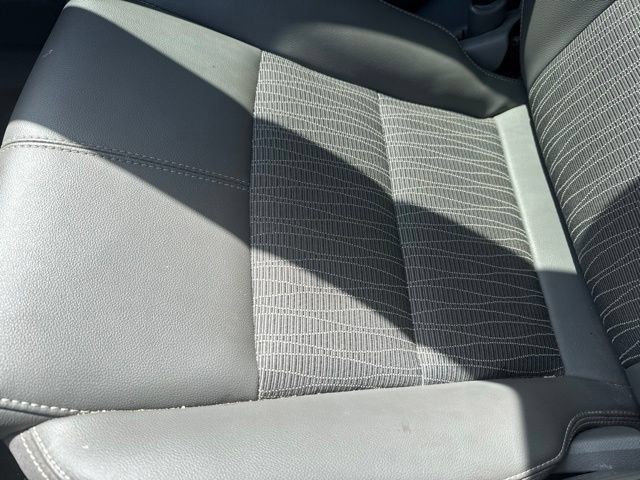 Used 2014 Chevrolet Impala LT w/ Convenience Package FWD image 6