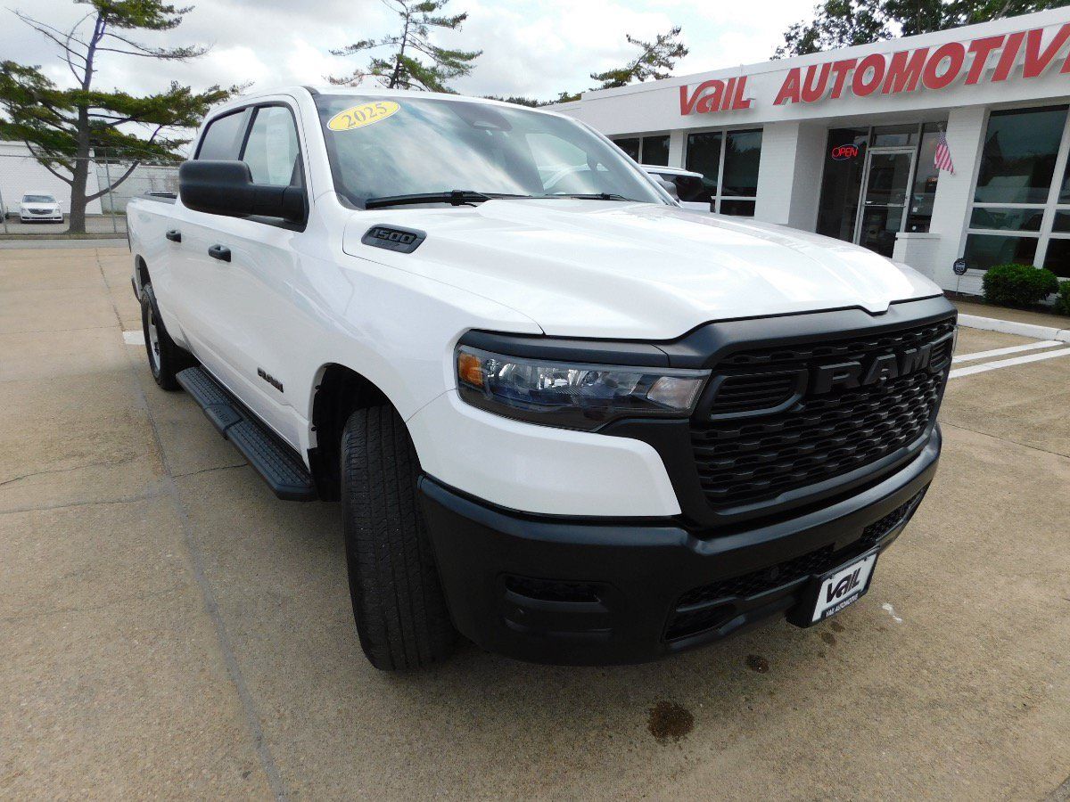 Used 2025 RAM 1500 Tradesman AWD/4WD image 1
