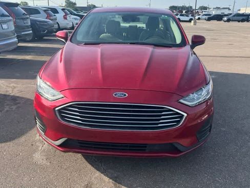 Used 2020 Ford Fusion SE FWD image 3