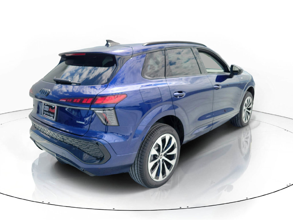 New 2026 Audi Q3 quattro 2.0T AWD/4WD image 4