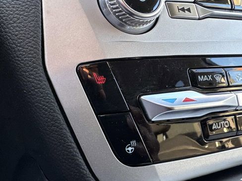 Used 2022 Ford Explorer XLT w/ Equipment Group 202A image 29