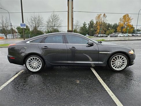 Used 2011 Jaguar XJ image 2