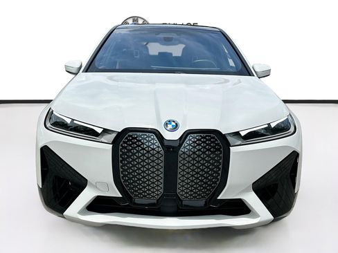Certified 2025 BMW iX xDrive50 AWD/4WD image 2