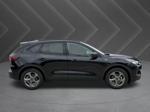 Used 2025 Ford Escape ST-Line FWD image 3