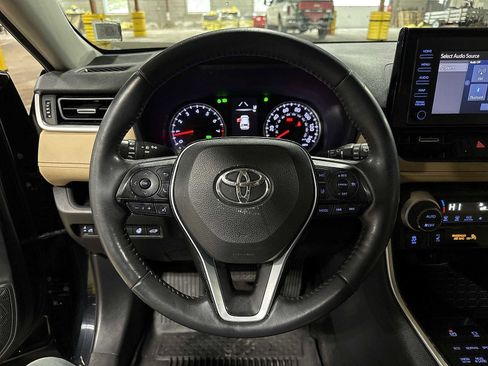 Used 2019 Toyota RAV4 XLE Premium w/ Cold Weather Package image 18