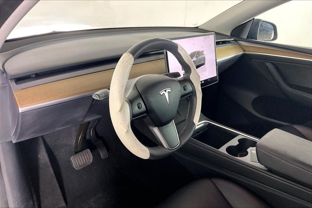 Used 2023 Tesla Model Y Long Range AWD/4WD image 14