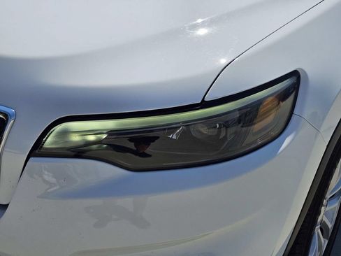 Used 2021 Jeep Cherokee Latitude FWD image 5