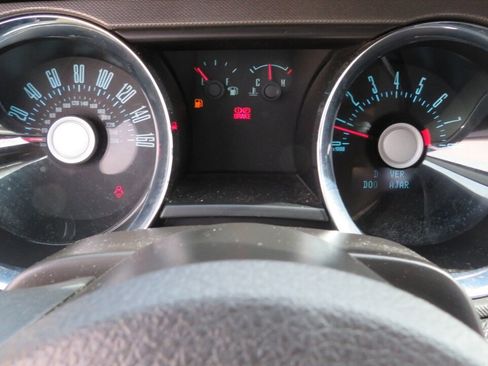 Used 2012 Ford Mustang GT image 11