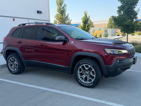 Used 2021 Jeep Cherokee Trailhawk AWD/4WD image 16