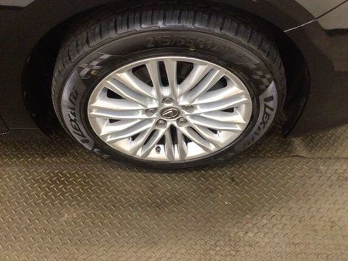 Used 2015 Lexus ES 350 w/ Luxury Package FWD image 26