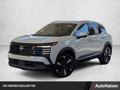 Used 2025 Nissan Kicks SR AWD/4WD image 1