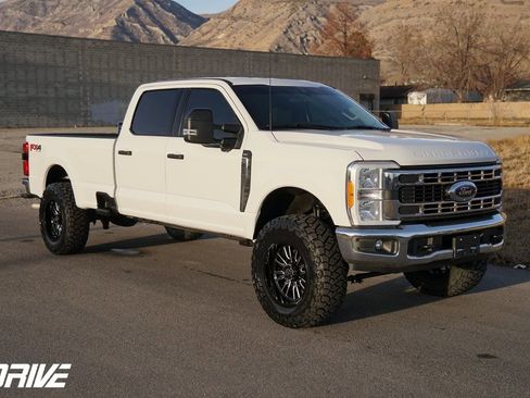 Used 2023 Ford F350 XLT image 2