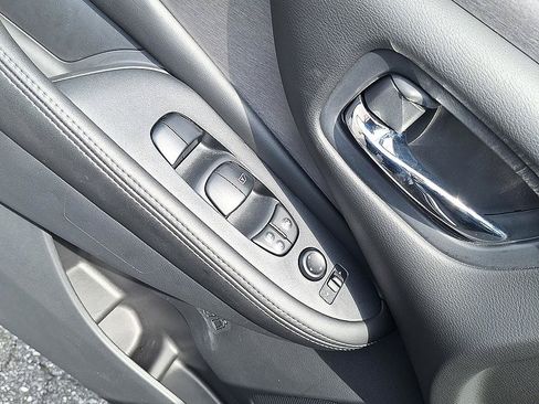 Certified 2024 Nissan Murano SV AWD/4WD image 10