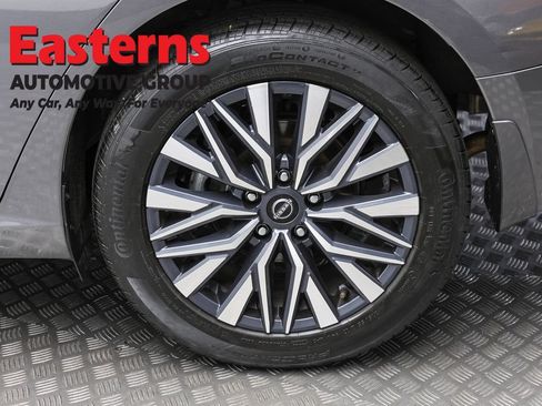 Used 2023 Nissan Altima 2.5 SV AWD/4WD image 8