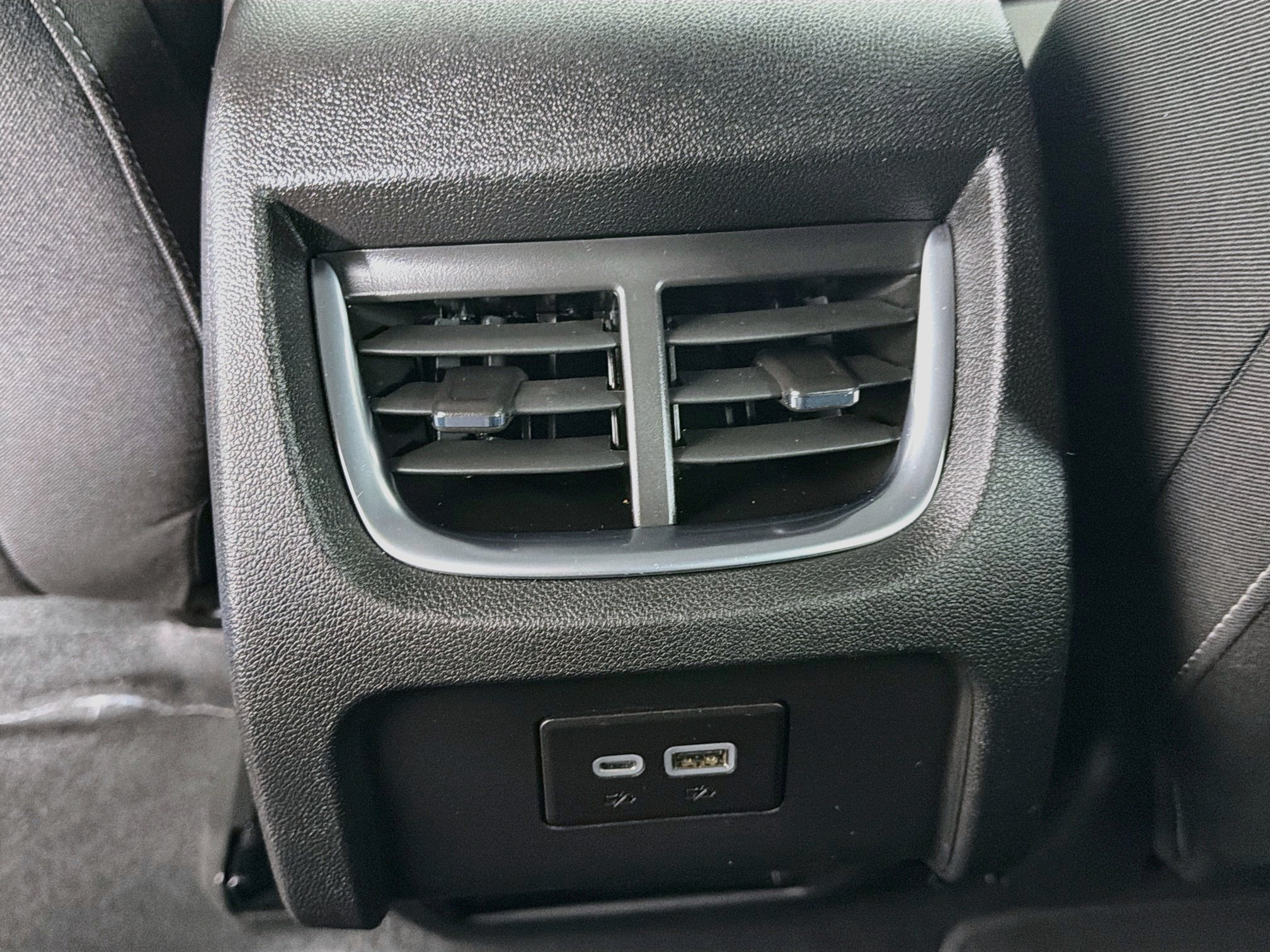 Used 2025 Chevrolet Blazer LT FWD image 26