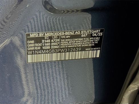 Used 2023 Mercedes-Benz GLB 250 w/ AMG Line image 33