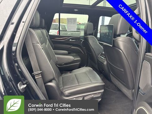 Used 2022 Cadillac Escalade Premium Luxury image 10