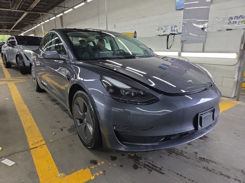 Used 2023 Tesla Model 3 Standard Range RWD image 3