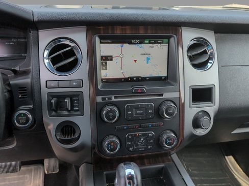 Used 2015 Ford Expedition Platinum RWD image 16