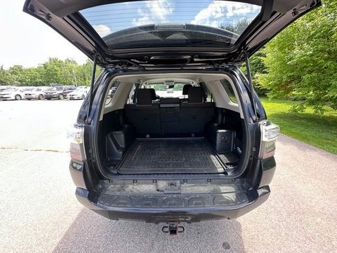 Used 2023 Toyota 4Runner SR5 AWD/4WD image 10
