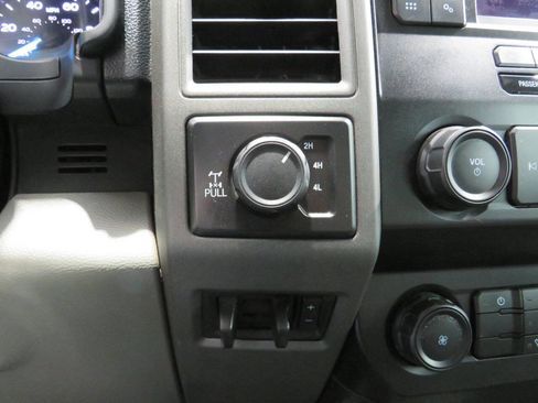 Used 2020 Ford F250 XL w/ Snow Plow Prep Package image 23